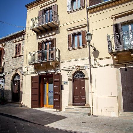 Al Centro Casa Vacanze Mistretta Exterior foto